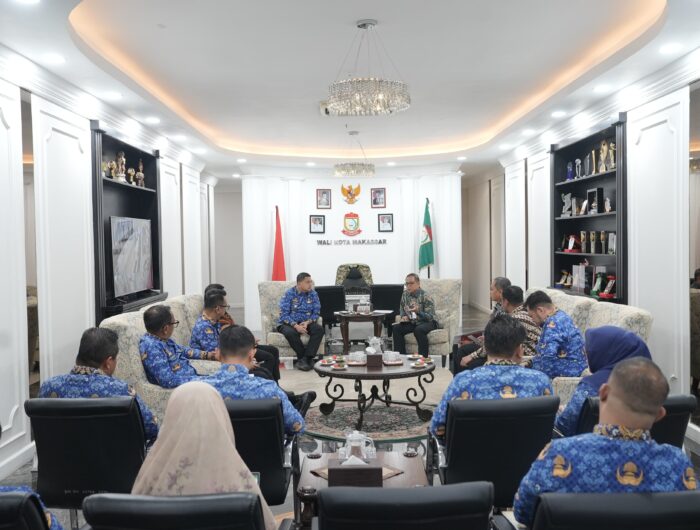 Wali Kota Makassar Gaet OJK Latih Pengurus Koperasi Merah Putih