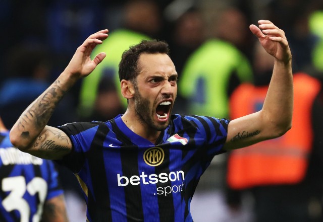 Manchester United Ajukan Tawaran Perdana untuk Gaet Hakan Calhanoglu