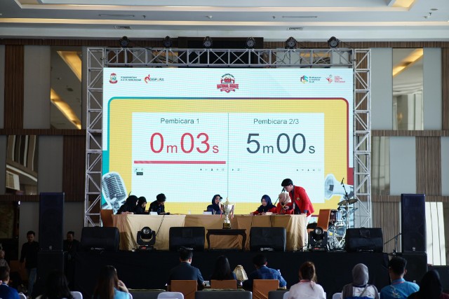 Ratusan Pemuda Adu Logika di Makassar Youth National Debate 2025