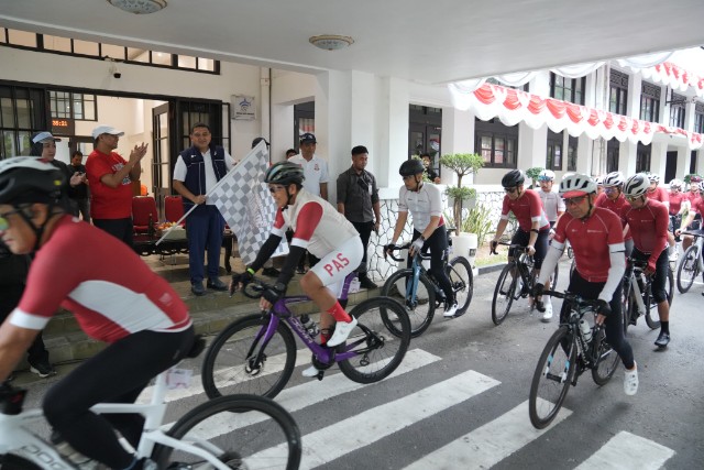 Munafri Lepas Ratusan Pesepeda Touring Merdeka De Barru 2025