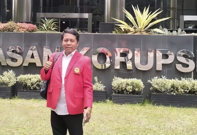 Catatan Singkat HUT RI Ke 80: Makna Kemerdekaan di Balik Seragam Sekolah Gratis