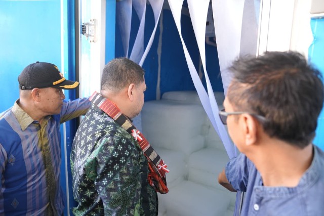 Munafri Tinjau Pabrik Es Pertama di Pulau Barrang Lompo
