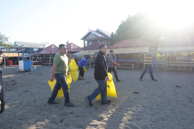 Makassar Gelar Aksi Bersih-Bersih Massal Peringati World Cleanup Day 2025