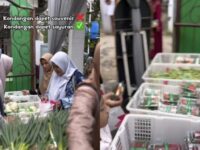Viral! Pasangan Pengantin Bagi-Bagi Sayur Segar Jadi Souvenir Pernikahan